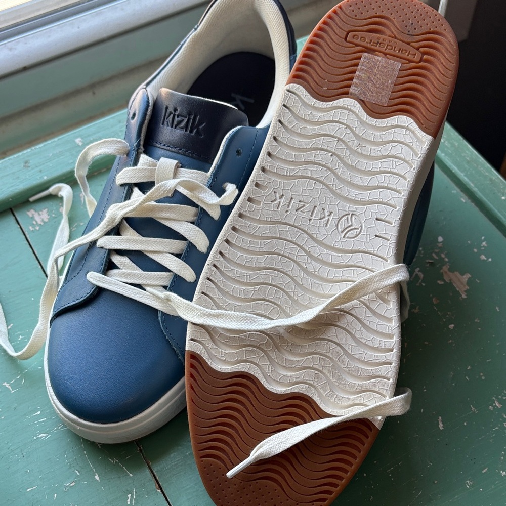 Kizik Women's Blue Sneakers